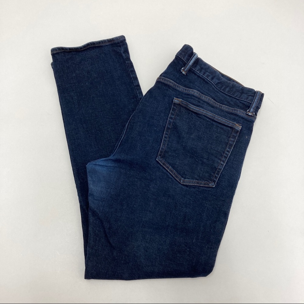 GAP Slim Men’s Jeans in Dark Blue Wash